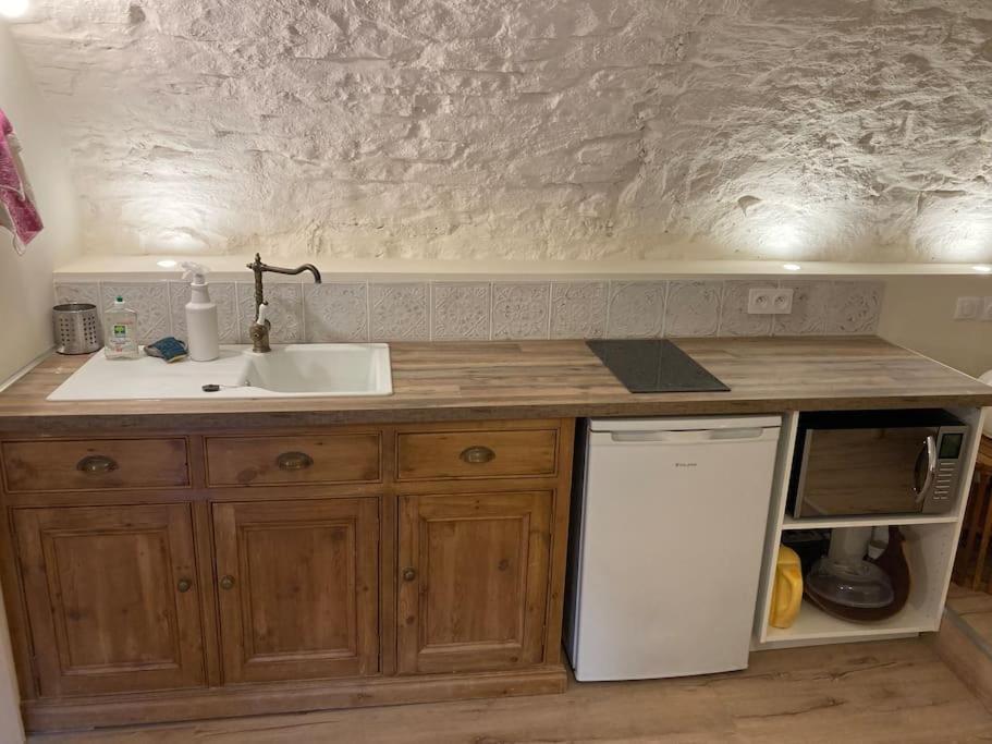 Les Matelles : Charmant Logement En Pierres Zewnętrze zdjęcie